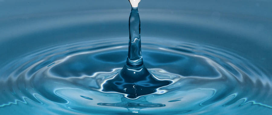 哪些原因容易導(dǎo)致干眼?。?></div>
			<div   id="g7c6bxbe"   class="me_info">
				<div   id="g7c6bxbe"   class="info_des">1 ．近年來(lái)干眼病的年輕化趨勢(shì)明顯，主要是由于現(xiàn)代生活中，青年人的工作和娛樂(lè)與電視、電腦接觸得越來(lái)越多、長(zhǎng)時(shí)間面對(duì)熒光屏，過(guò)度閱讀，缺乏正常的眨眼，而眨眼可使淚液更...</div>
				<div   id="g7c6bxbe"   class="info_more"><li ><a href=