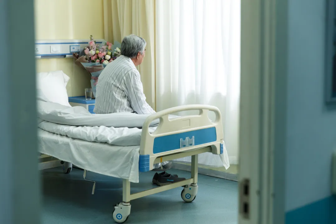 一場(chǎng)車禍，男子四年流淚不止，沒想到因?yàn)檠蚰りP(guān)上了＂淚閘＂